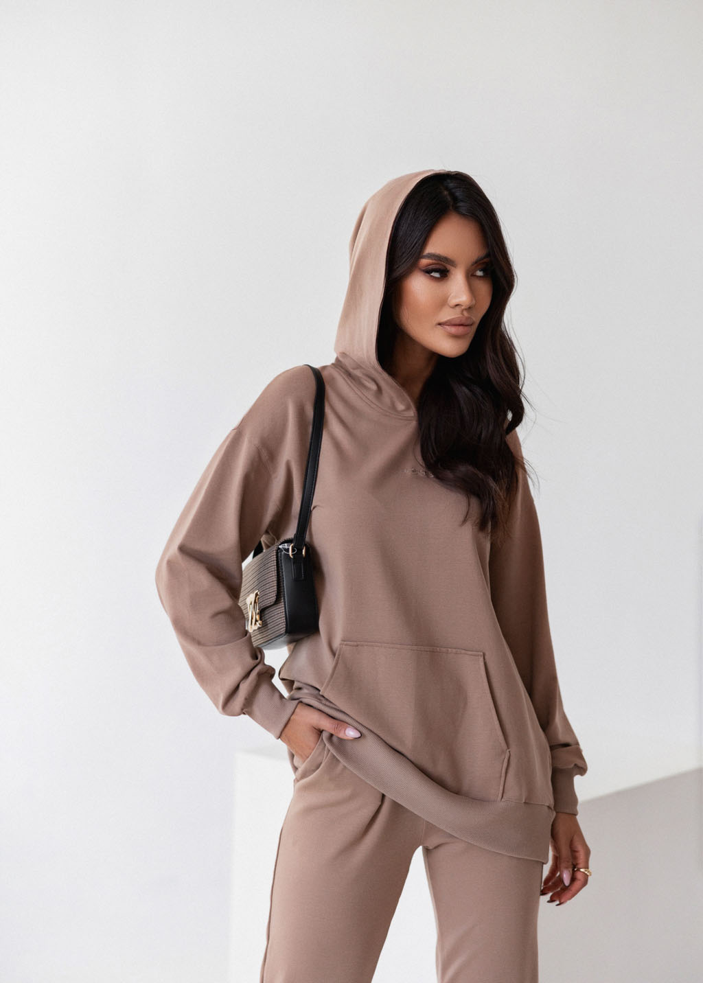 Kelly zestaw kaptur Spodnie dresowe KELLY kolor karmelowy, Bluza z kapturem KELLY kolor karmelowy